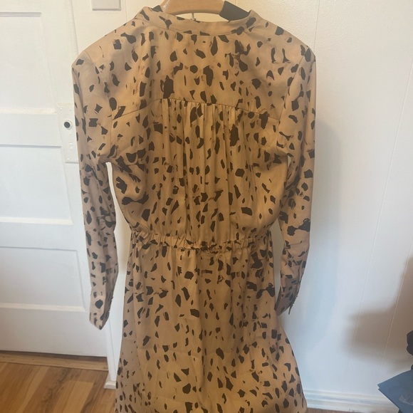 Crêpe wrap dress/ beige/patterned - Picture 2 of 6